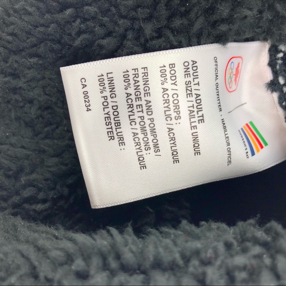 NWT Hudson’s Bay Team Canada Pom Pom Hat w/ Fringe - Picture 3 of 3